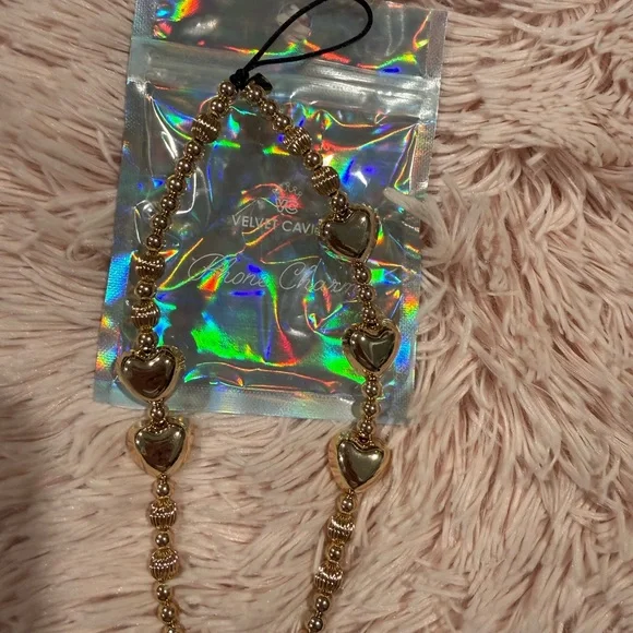 Velvet Caviar Gold Metallic Heart Phone Charm - Picture 7 of 11